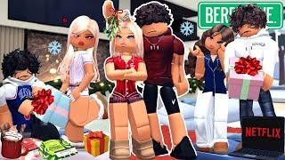 CHRISTMAS PAJAMA PARTY TRUTH OR DARE *VOICED* BERRY AVENUE