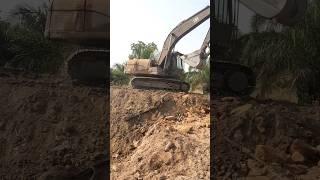 Finalizando aterro com escavadeira CAT 320C Paulinho da PC!