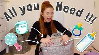 What's in my Nappy Bag?! Newborn and 6-9 Month Baby! ALL YOU NEED!!!