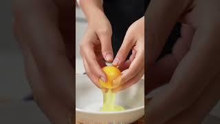This Garlic Egg Hack is PURE MAGIC! 勞