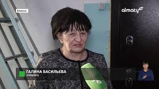 Смертельный прыжок: семиклассницы разбились, упав с крыши многоэтажки