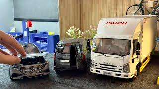 Very Special Scenes with 1:18 Scale Diecast Model Cars