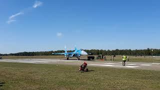 Sukhoi Su 27 jetblast blowing away crew members  Sanicole airshow 2019