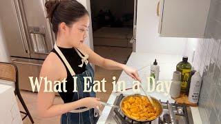 Homebody in New York | What I Eat in a Day (easy meals, food I've been craving, fitness journey)