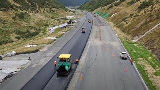 Paving the Transmission Gully motorway – March 2021