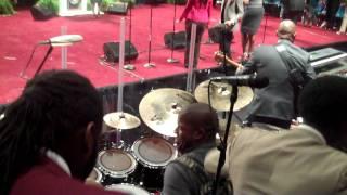 KIM BURRELL Praise Break!! - 104th COGIC Holy Convocation Midnight Musical