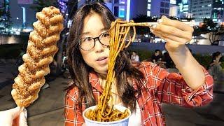 STREET FOOD TOUR at Korean Night Market in Dongdaemun