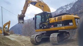 FINITURA STRADA FORESTALE CON ESCAVATORE CATERPILLAR 323D