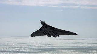 The Awesome Vulcan XH558 at Beachy Head Cliffs, Eastbourne Airshow 2015.