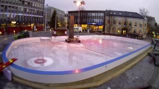 Skøytefeber på torget i Larvik