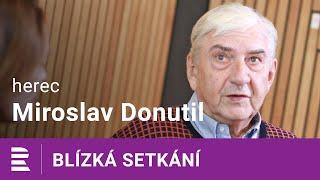 Miroslav Donutil na Dvojce: Zažil jsem věci mezi nebem a zemí a říkal si, že stojí zato o tom točit