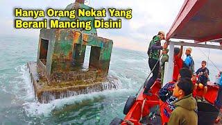  STOP BAHAYA  Nekat Mancing Di Laut Sebelum Badai Datang Dan Inilah Yang Terjadi