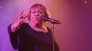 Mavis Staples - "No Time For Cryin'" (Live)