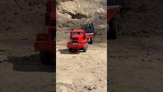 This truck never fails to amaze me. … #makisigrc  #kenleerc  #rc