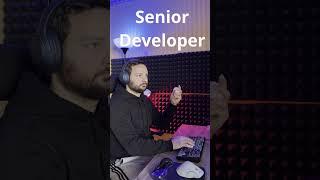 senior developer vs junior developer #shorts