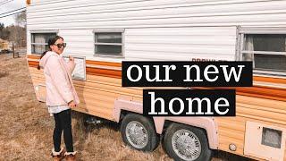 WE BOUGHT A VINTAGE CAMPER