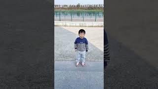 米宝跟爸爸学的有模有样!#cute baby#baby#萌娃#搞笑日常 #人类幼崽#小米宝