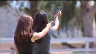 Dragonfly TV Danielle and Jasmine fly kites