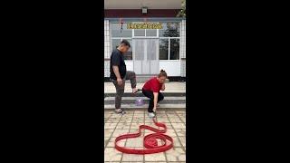 大白天到底谁在捣乱？