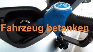 Autofahren lernen: Wie Auto Tanken Tutorial Auto betanken Tanken an der Tankstelle