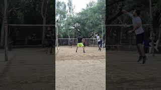 born to smash ️(like and subscribe guys ) #badminton #nature #park #outdoors