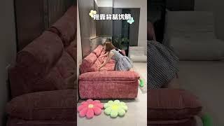 The lazy sofa can be used for sitting or lying Pull the backrest forward to support the waist