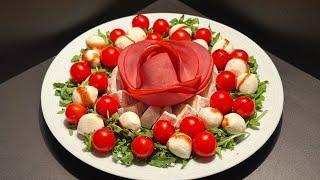 Christmas APPETIZER PLATE for your guests! A beautiful way to serve appetizers for the holiday!