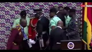 2024 SONA: Akufo-Addo’s bodyguard falls midway during presentation