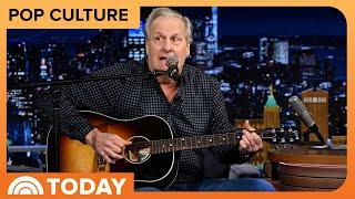 Jeff Daniels celebrates the end of Detroit Lions curse — in song!