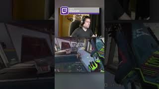 Закрыл два сквада в соло #shorts #apex #apexlegends #yastrebk #twitch