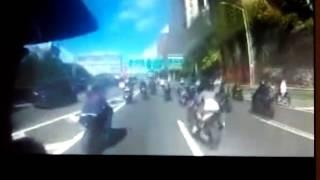 Bikers vs. SUV Road rage gone bad Complete