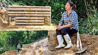 Building a peaceful life, the girl dug a small pond to raise ducks and built a duck coop