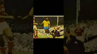 Lev Yashin vs Pelé#yashin#goalkeeper#pelé#brazil#ballondor#vintagefootb#football#fyp#foryou#viral