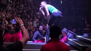 Depeche Mode Dave Gahan stops a fight and sorts out the riff raff! 12/15/2023 Crypto.com Arena 2023