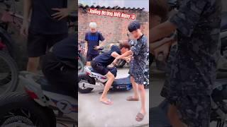 Hoàng Em Bị Hùng Đơ Gạ Đua