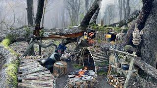 Building a Secret Dugout UNDER a Fallen BIG TREE; 3 Days SOLO SURVIVAL CAMPING. Bushcraft Cabin