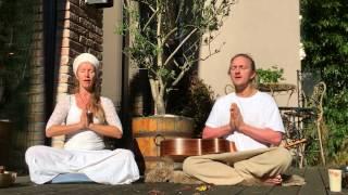 Kundalini Yoga mit LAEELA - Kriya für Positivität, Vitalität und zur Stärkung der Aura