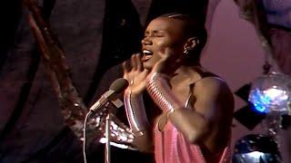 Grace Jones - La Vie En Rose