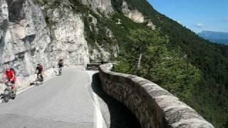 Leichtes Radfahren auf den Mendelpass zwischen Südtirol und dem Trentino