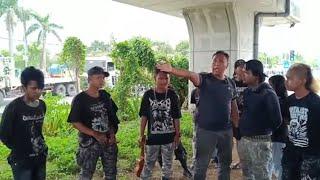 DENGAN HATI DAN PERASAAN TULUS  PAK PURNOMO DATANGI ANAK PUNK DIBAWA JEMBATAN TOL.INI HASILNYA..?