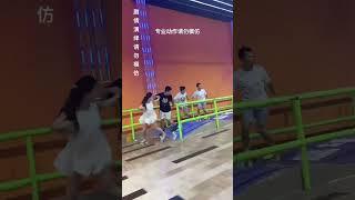 请帮我按暂停键#轮滑小辣椒 #溜冰场 #轮滑 #专业动作请勿模仿 #全抖音最火的轮滑
