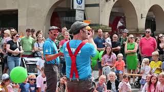 Impressionen: „Münster mittendrin“ 2024 - Erste Clueso Fans an Domplatz Bühne