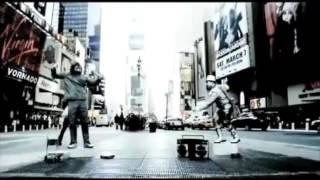 Daniel Genalo:  Physical Comedy - Robot Street Performer - Silver Living Statue