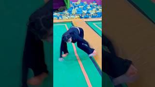 Knee tootte hue bacha  #trampoline #funny #fun #vlog #adventure