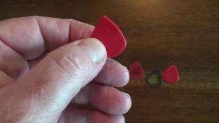 Play Guitar | Thick or Thin Guitar PIcks?  We Discuss - Beginners & Up