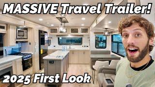 This travel trailer RV is HUUUGGEEE! 2025 Forest River Rockwood Signature 8339FK