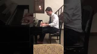 Mayor & 2020 candidate buttigieg playing the piano