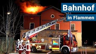 Bahnhof in Flammen! 150 Jahre altes Gebäude brennt