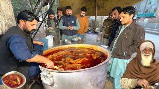 50/- Rs FOOD STREET BREAKFAST IN PESHAWAR  AHMAD PAYA FAROSH - HUGE MAKING OF SIRI PAYE