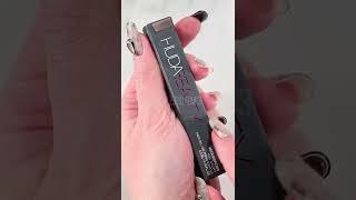 hudabeauty #BombBrows Full ‘n Fluffy Volumizing Fiber Gel. 